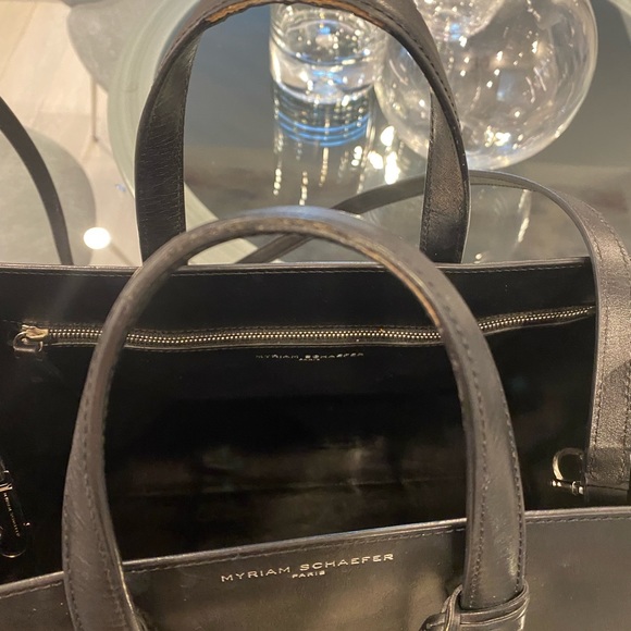 The Primo black tote from Myriam Schaefer. - Picture 7 of 9